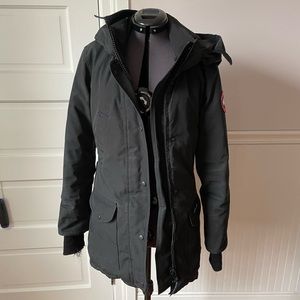 HOST PICK🎉🎁 WORN USED CANADA GOOSE COAT WORN
